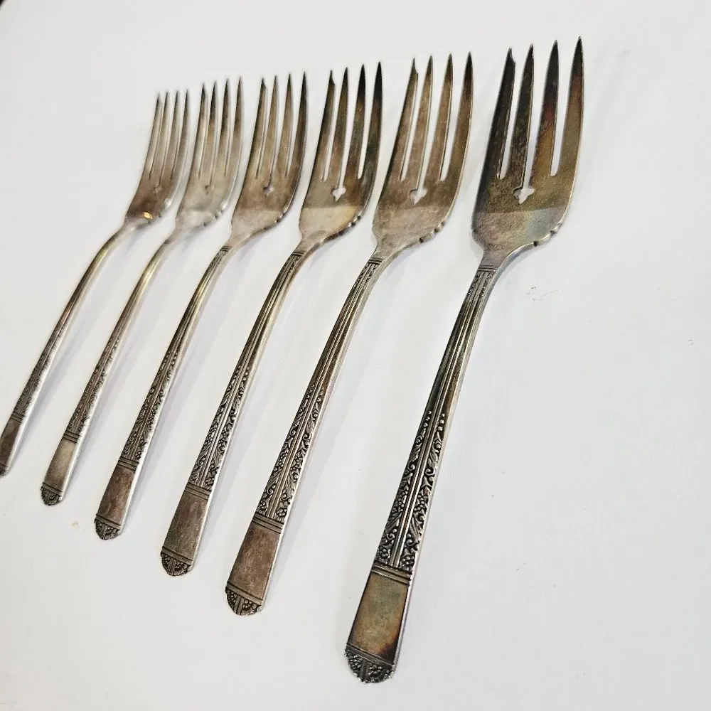 Vintage Oneida Tudor Plate Royal York/Oakleigh Silver Plate Salad Fork Set of 6